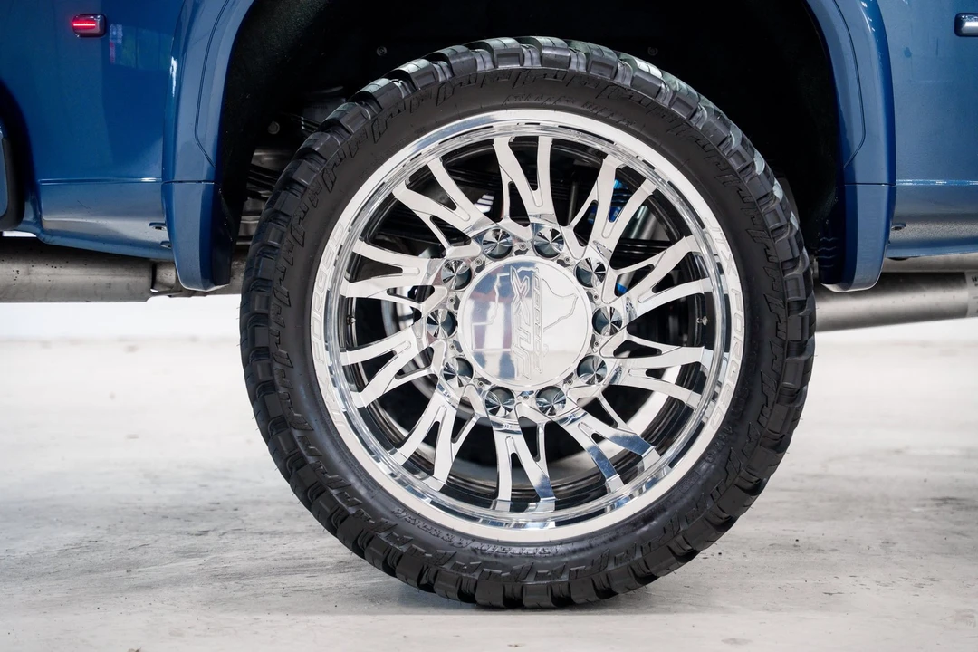 2026 GMC Sierra Heavy Duty 5th Gen - Image 18 of 31