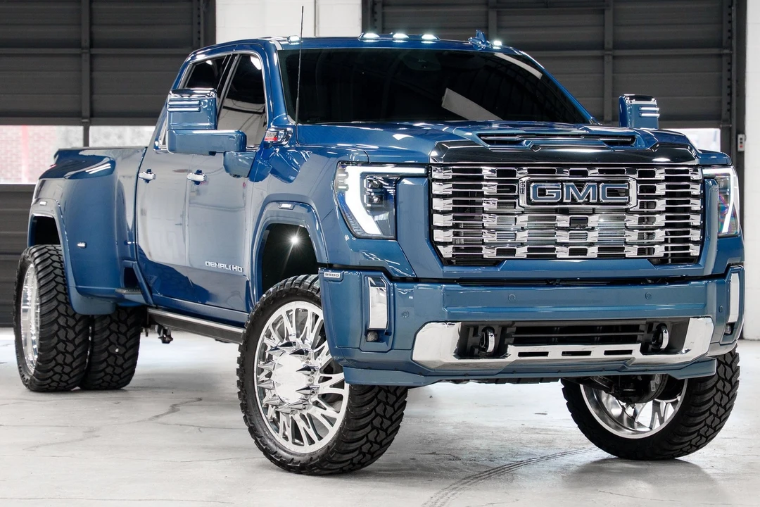 2026 GMC Sierra Heavy Duty 5th Gen - Image 3 of 31