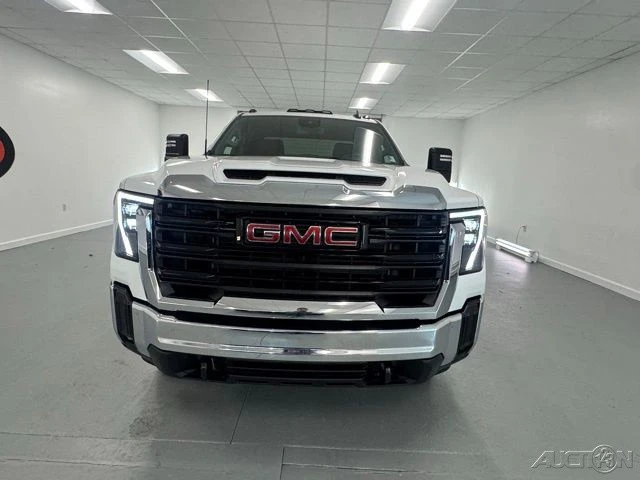2026 GMC Sierra Heavy Duty 5th Gen - Image 2 of 18
