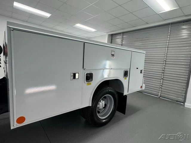 2026 GMC Sierra Heavy Duty 5th Gen - Image 9 of 18