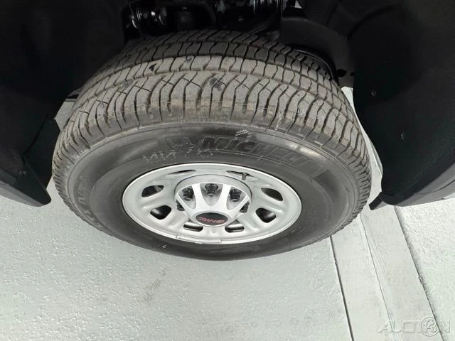 2026 GMC Sierra Heavy Duty 5th Gen - Image 4 of 17