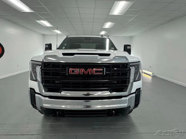 2026 GMC Sierra Heavy Duty 5th Gen - Image 2 of 17