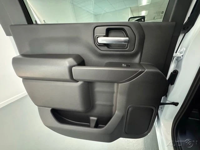 2026 GMC Sierra Heavy Duty 5th Gen - Image 9 of 17