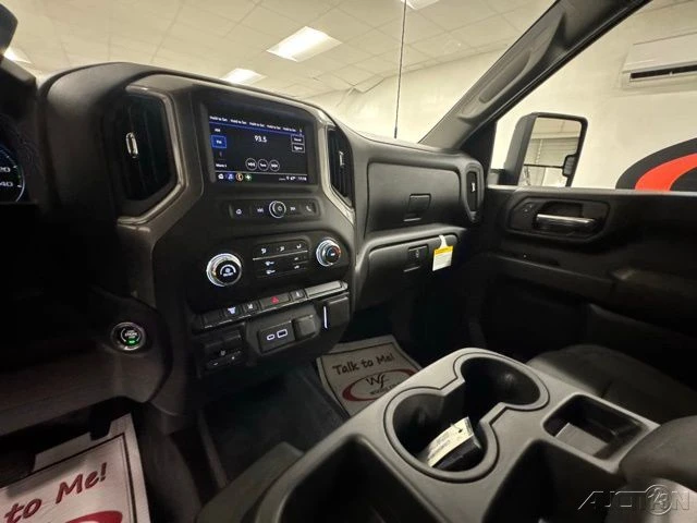 2026 GMC Sierra Heavy Duty 5th Gen - Image 14 of 15