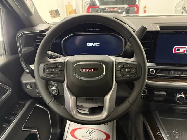 2026 GMC Sierra Heavy Duty 5th Gen - Image 15 of 18