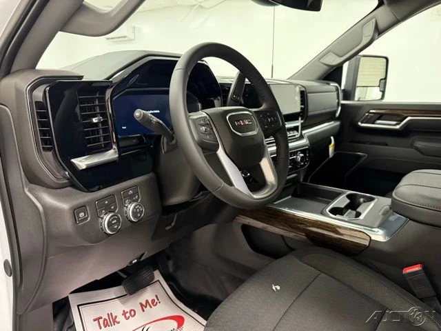 2026 GMC Sierra Heavy Duty 5th Gen - Image 9 of 18