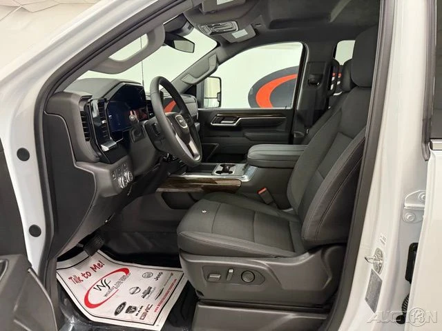 2026 GMC Sierra Heavy Duty 5th Gen - Image 8 of 18