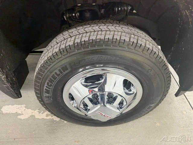 2026 GMC Sierra Heavy Duty 5th Gen - Image 4 of 12