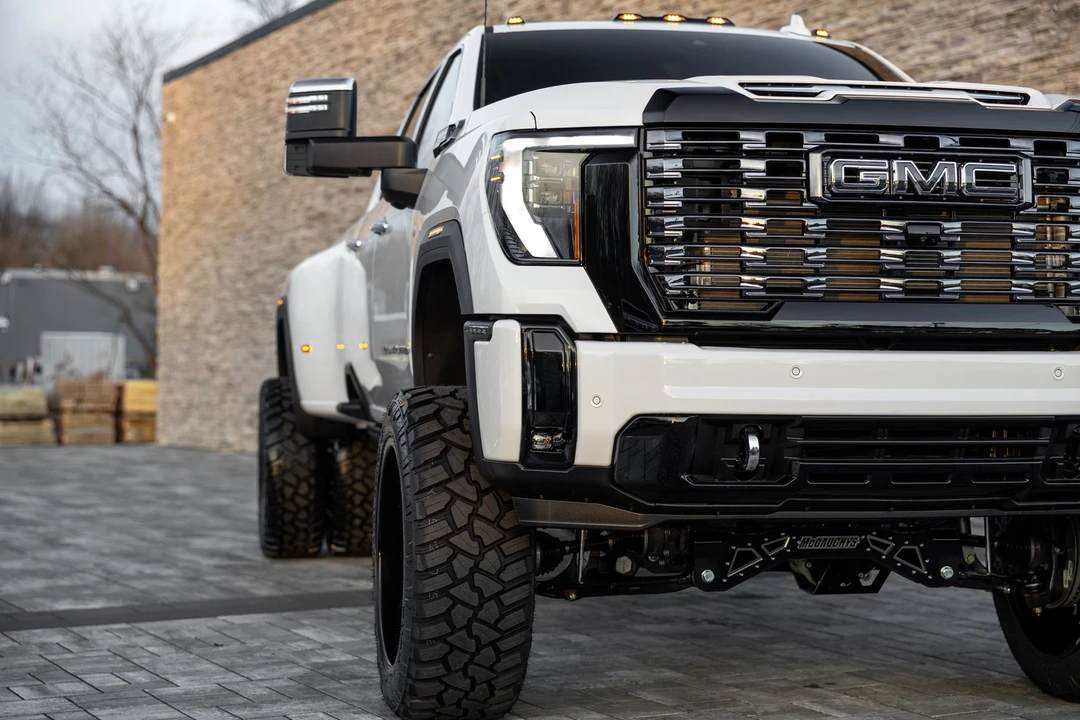 2026 GMC Sierra 5th Gen - Image 8 of 21