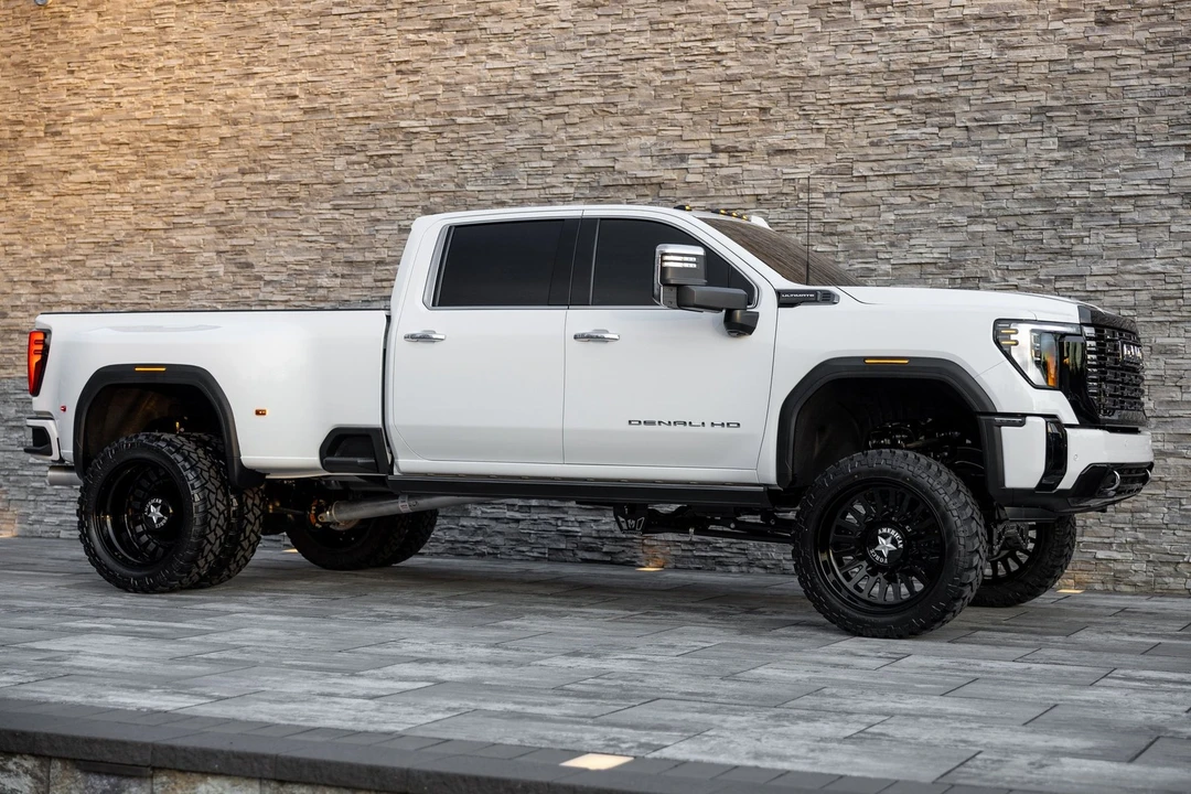 2026 GMC Sierra 5th Gen - Image 10 of 21