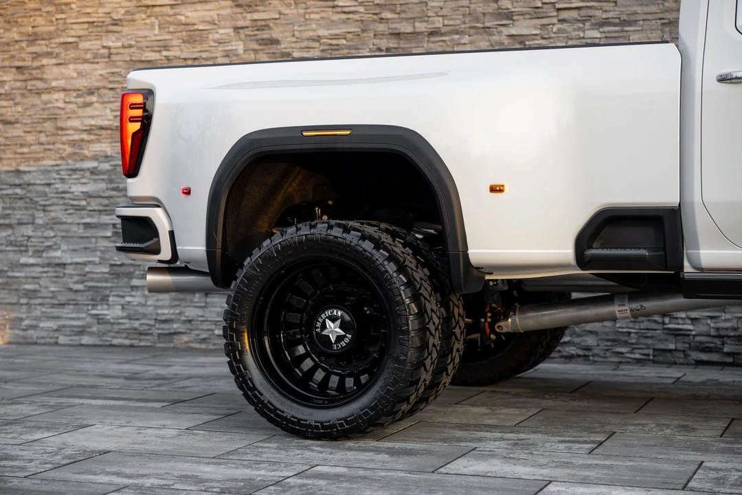2026 GMC Sierra 5th Gen - Image 13 of 21