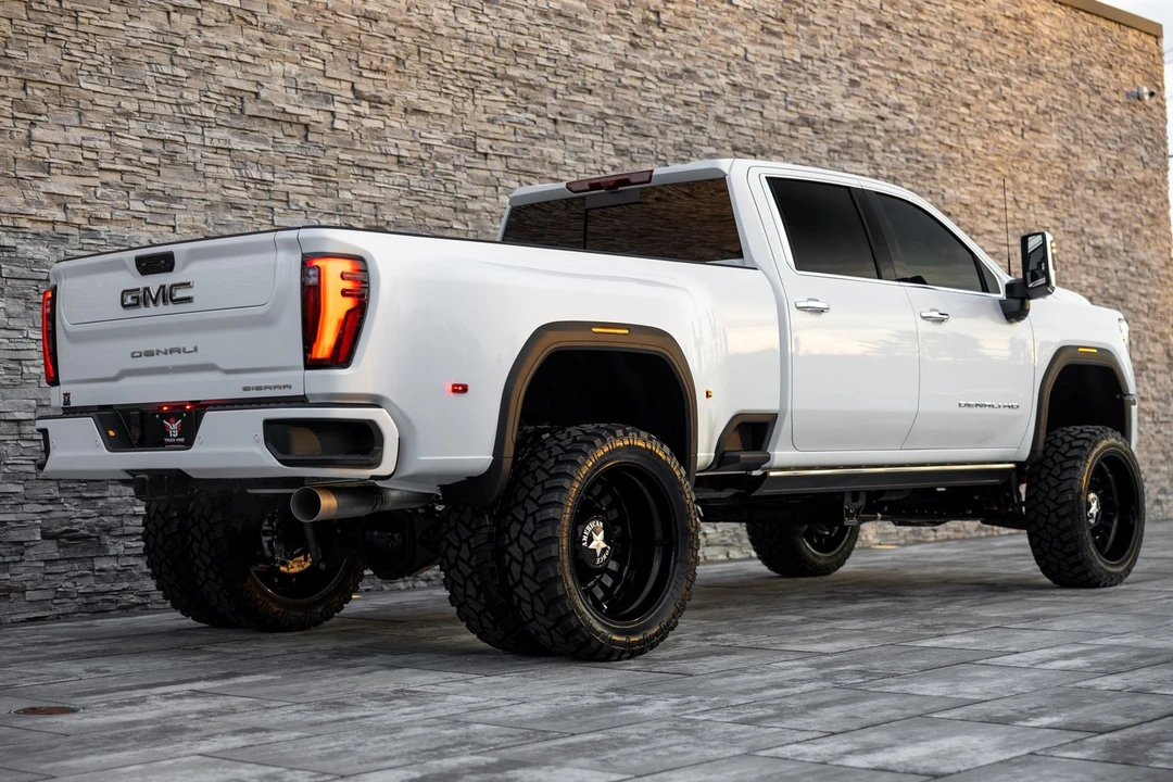 2026 GMC Sierra 5th Gen - Image 14 of 21