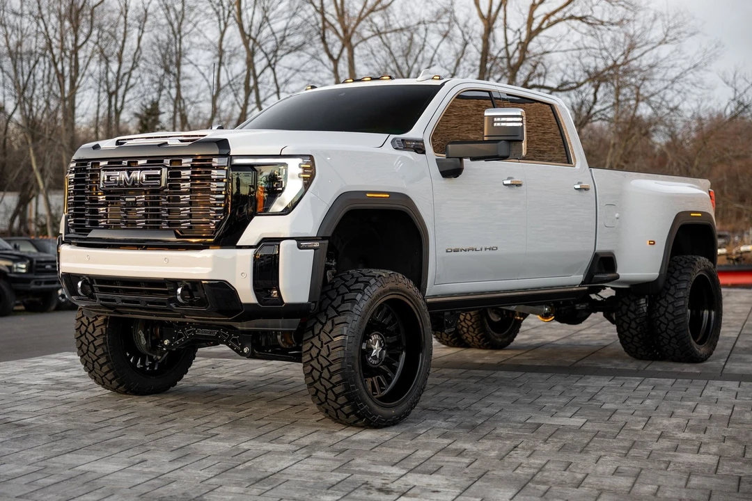 2026 GMC Sierra 5th Gen - Image 6 of 21