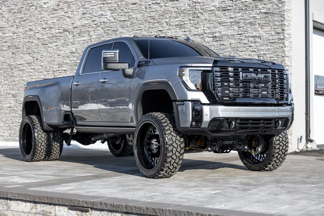 2026 GMC Sierra 5th Gen - Image 8 of 21