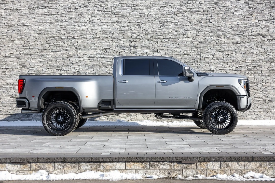 2026 GMC Sierra 5th Gen - Image 10 of 21