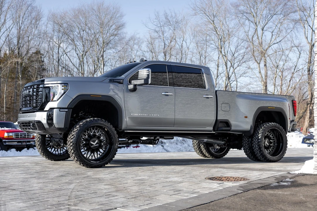 2026 GMC Sierra 5th Gen - Image 4 of 21