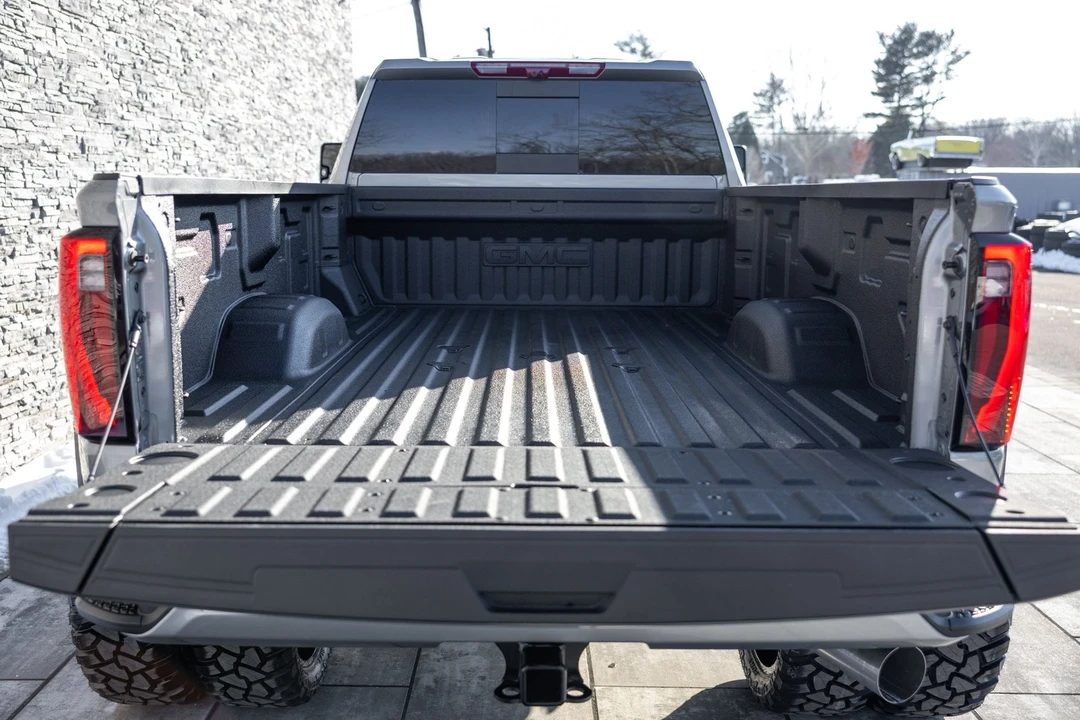 2026 GMC Sierra 5th Gen - Image 17 of 21