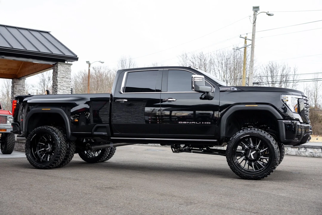 2026 GMC Sierra 5th Gen - Image 13 of 21