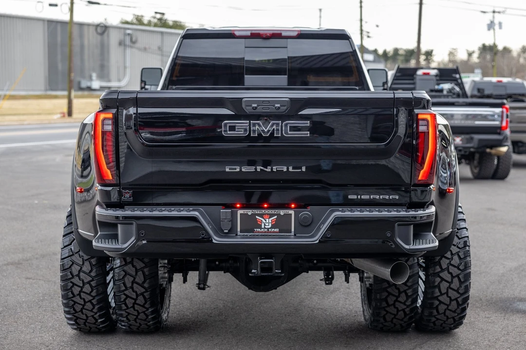 2026 GMC Sierra 5th Gen - Image 16 of 21