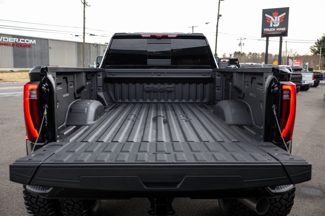 2026 GMC Sierra 5th Gen - Image 17 of 21