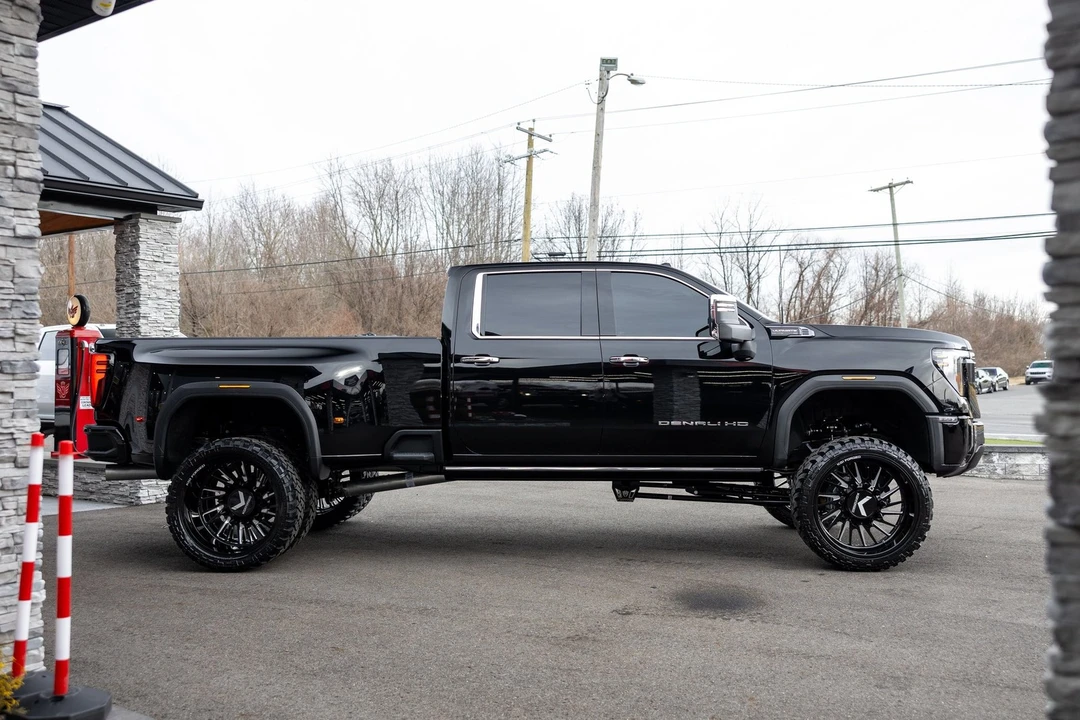 2026 GMC Sierra 5th Gen - Image 14 of 21