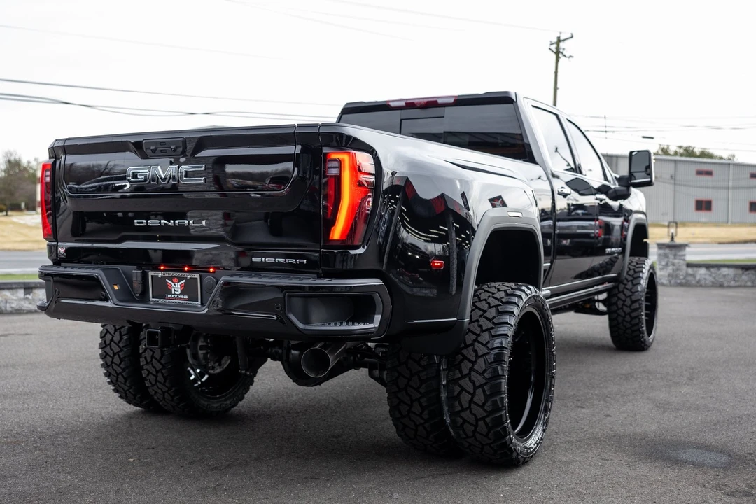 2026 GMC Sierra 5th Gen - Image 18 of 21