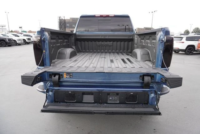 2026 GMC Sierra Heavy Duty 5th Gen - Image 11 of 21