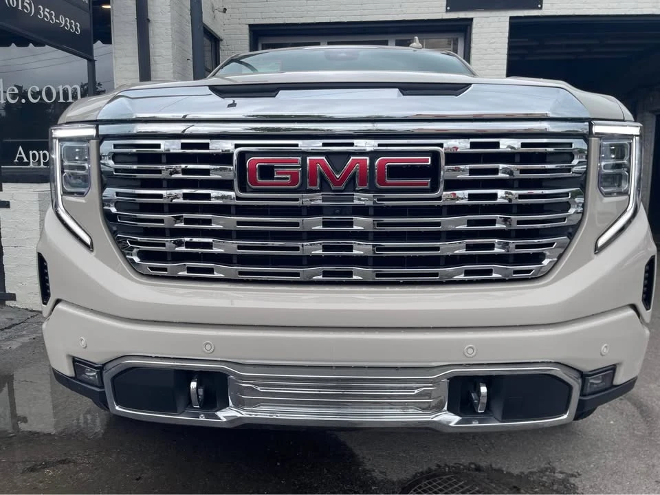 2026 GMC Sierra 5th Gen - Image 2 of 11