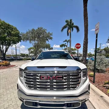 2026 GMC Sierra (Classic) 1500 Crew Cab SLT