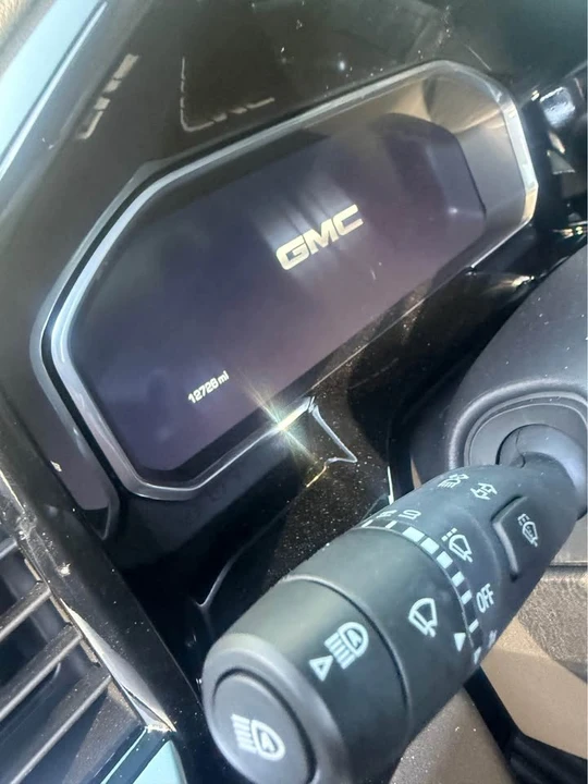 2026 GMC Sierra 5th Gen - Image 4 of 8