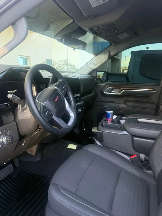 2026 GMC Sierra 5th Gen - Image 5 of 8
