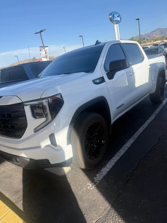 2026 GMC Sierra 5th Gen - Image 2 of 8