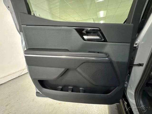 2026 GMC Sierra 5th Gen - Image 9 of 19