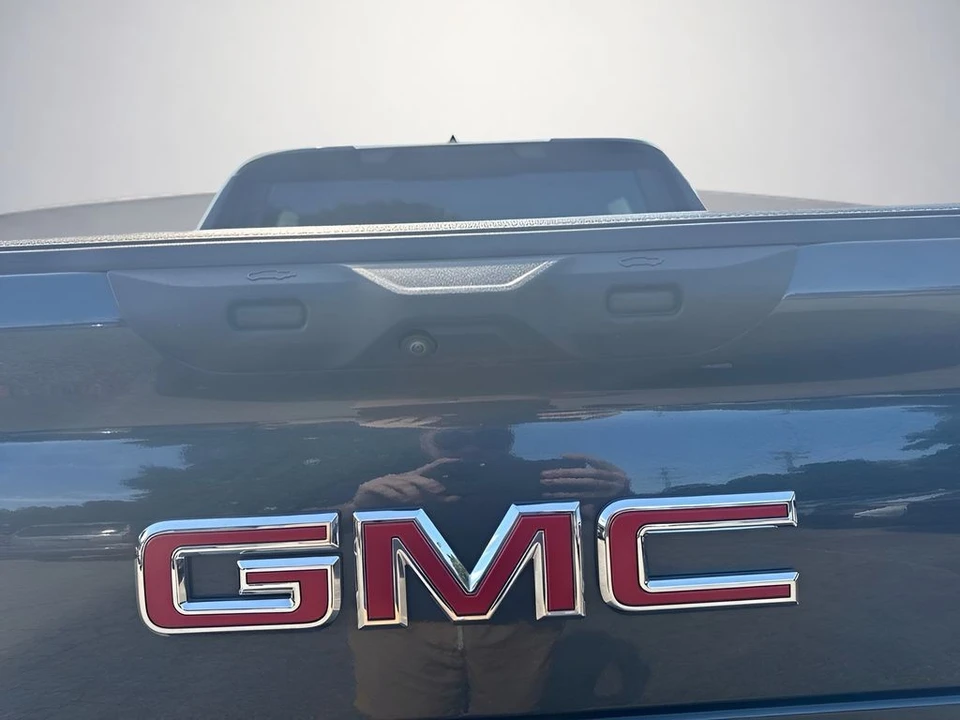 2026 GMC Sierra - Image 24 of 29