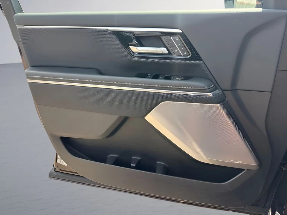 2026 GMC Sierra - Image 28 of 31