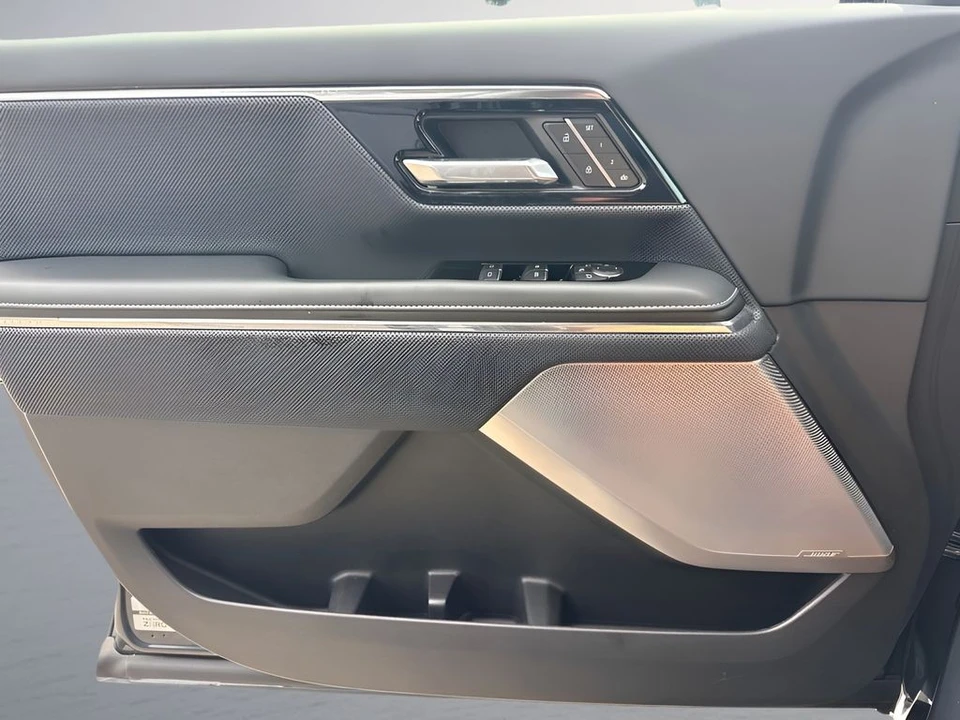 2026 GMC Sierra - Image 29 of 31
