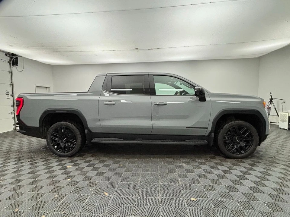 2026 GMC Sierra 5th Gen - Image 5 of 12