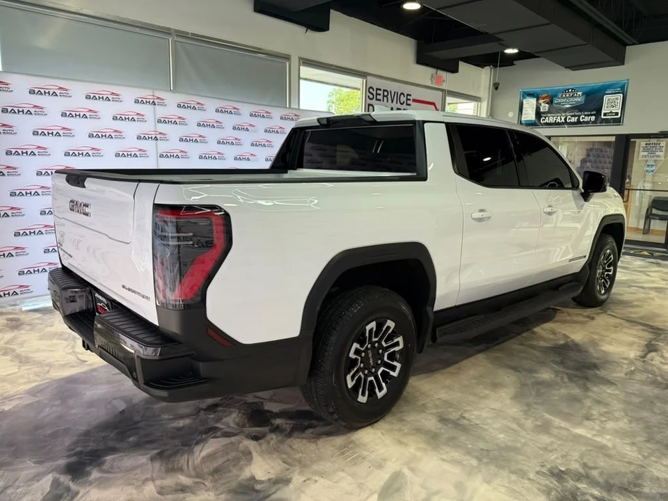 2026 GMC Sierra - Image 8 of 31