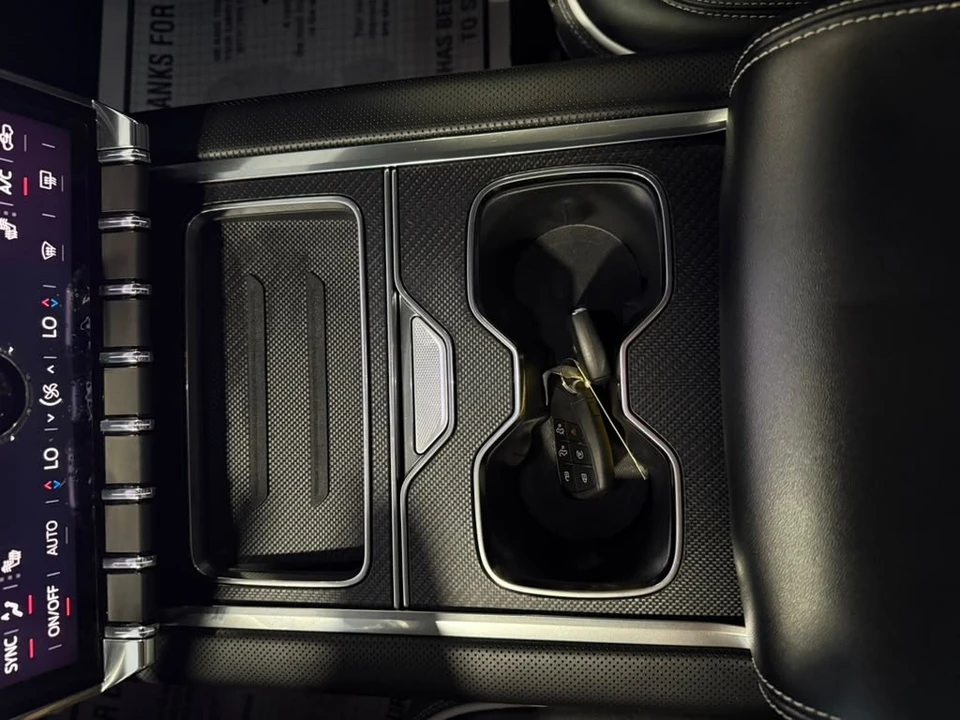2026 GMC Sierra - Image 23 of 31