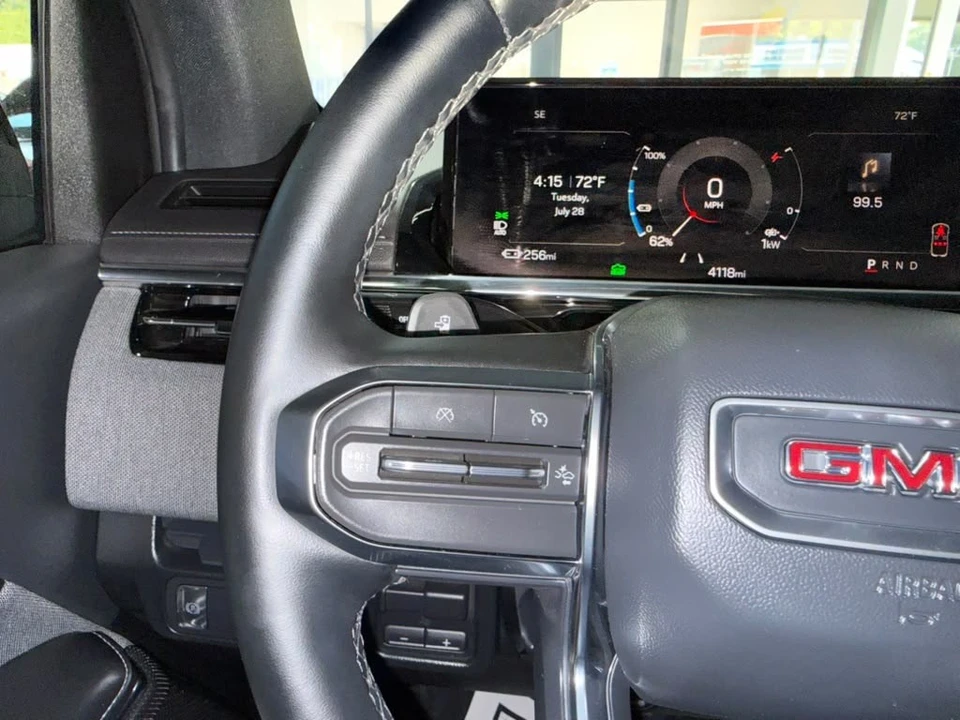2026 GMC Sierra - Image 16 of 31