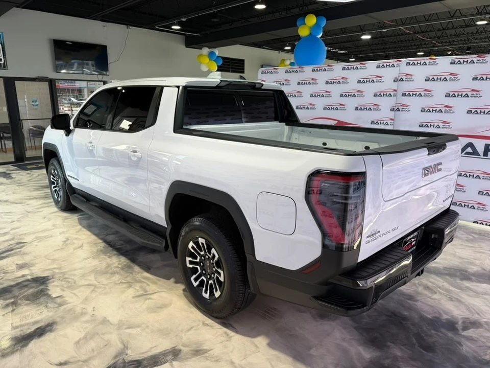 2026 GMC Sierra - Image 13 of 31