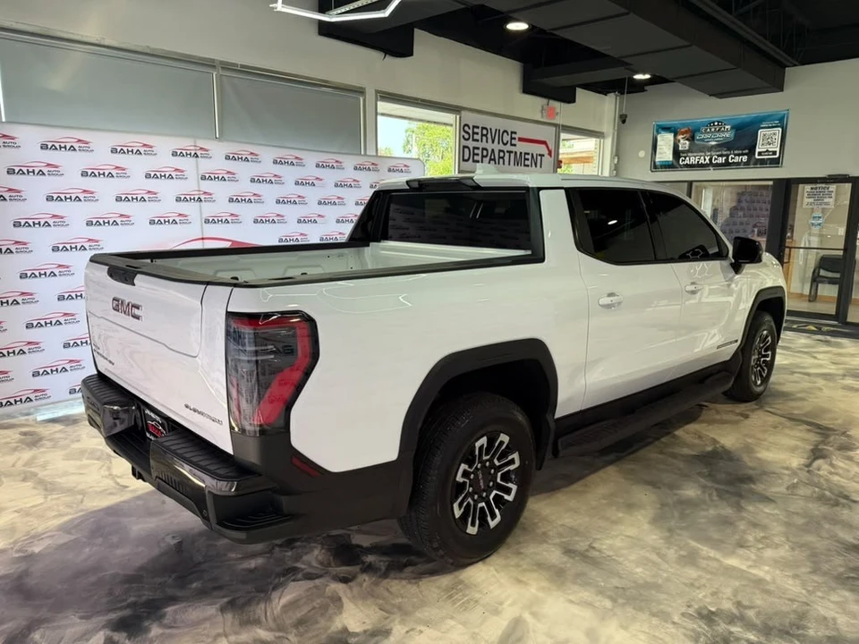 2026 GMC Sierra - Image 9 of 31