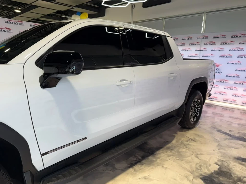 2026 GMC Sierra - Image 6 of 31