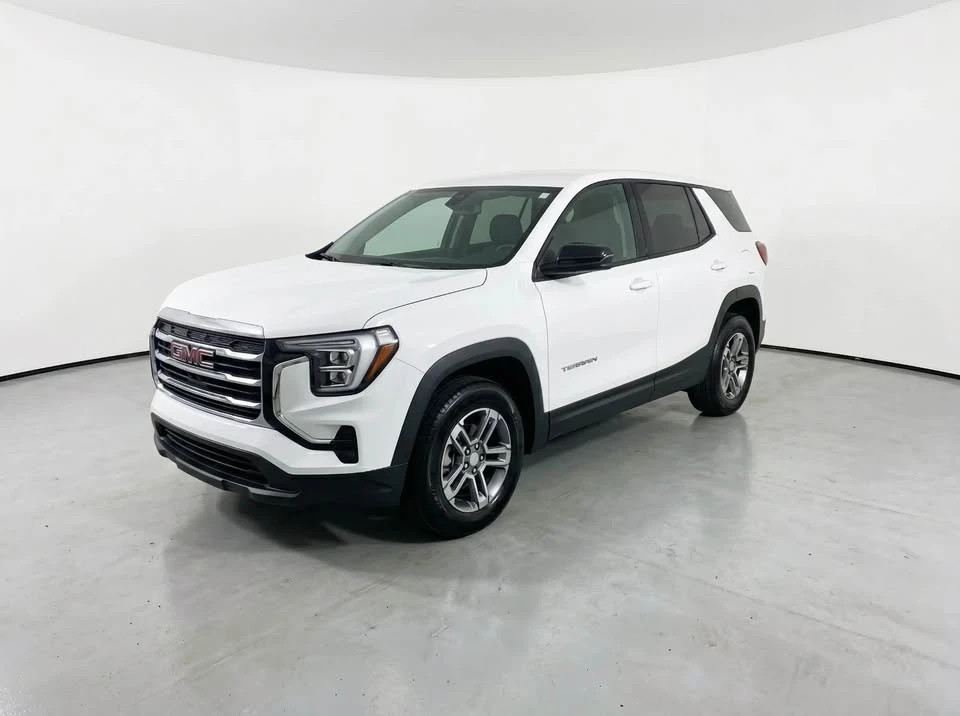 2026 GMC Terrain - Image 2 of 13