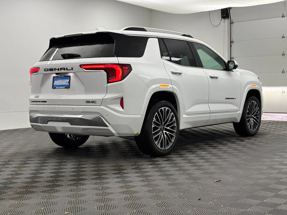 2026 GMC Terrain - Image 10 of 12