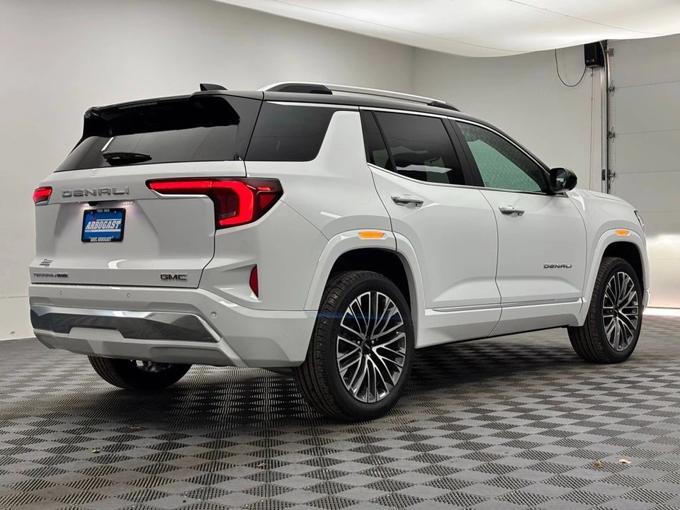 2026 GMC Terrain - Image 9 of 12