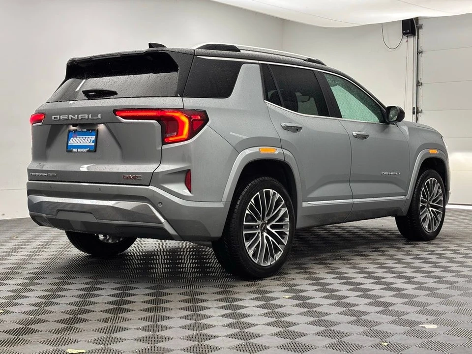 2026 GMC Terrain - Image 9 of 12