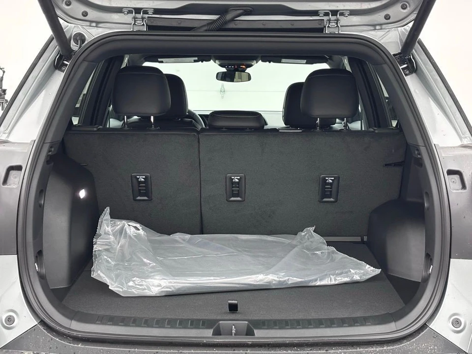 2026 GMC Terrain - Image 9 of 12