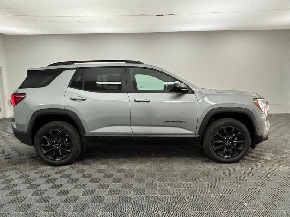 2026 GMC Terrain - Image 6 of 12