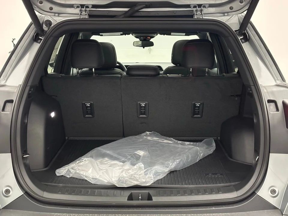 2026 GMC Terrain - Image 9 of 12